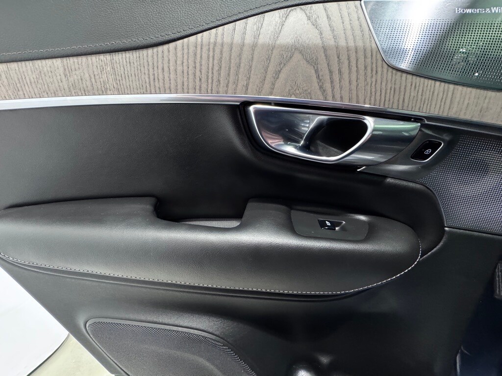 2022 VOLVO XC90 - Image 22