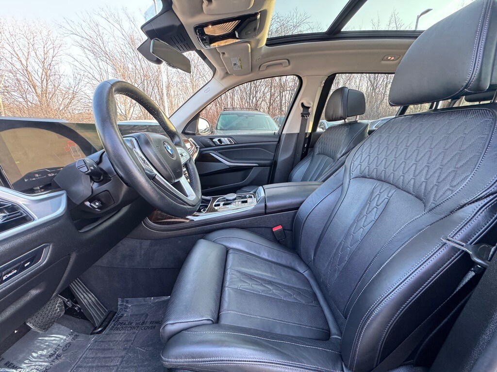 2024 BMW X7 - Image 21