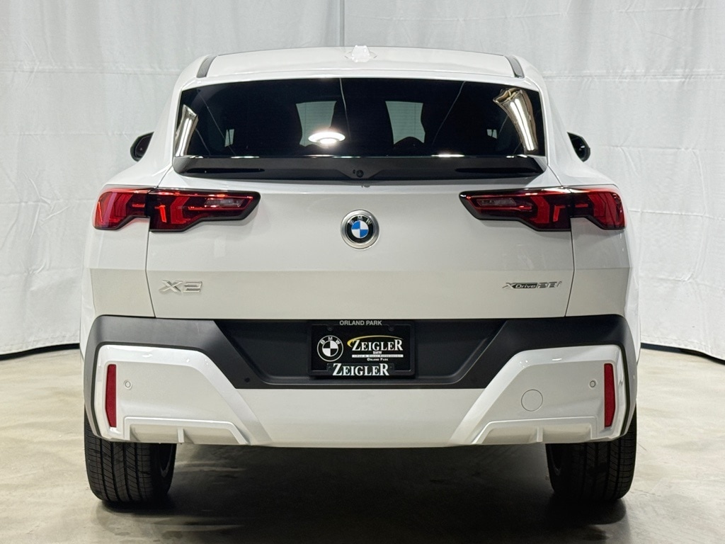 2025 BMW X2 - Image 5