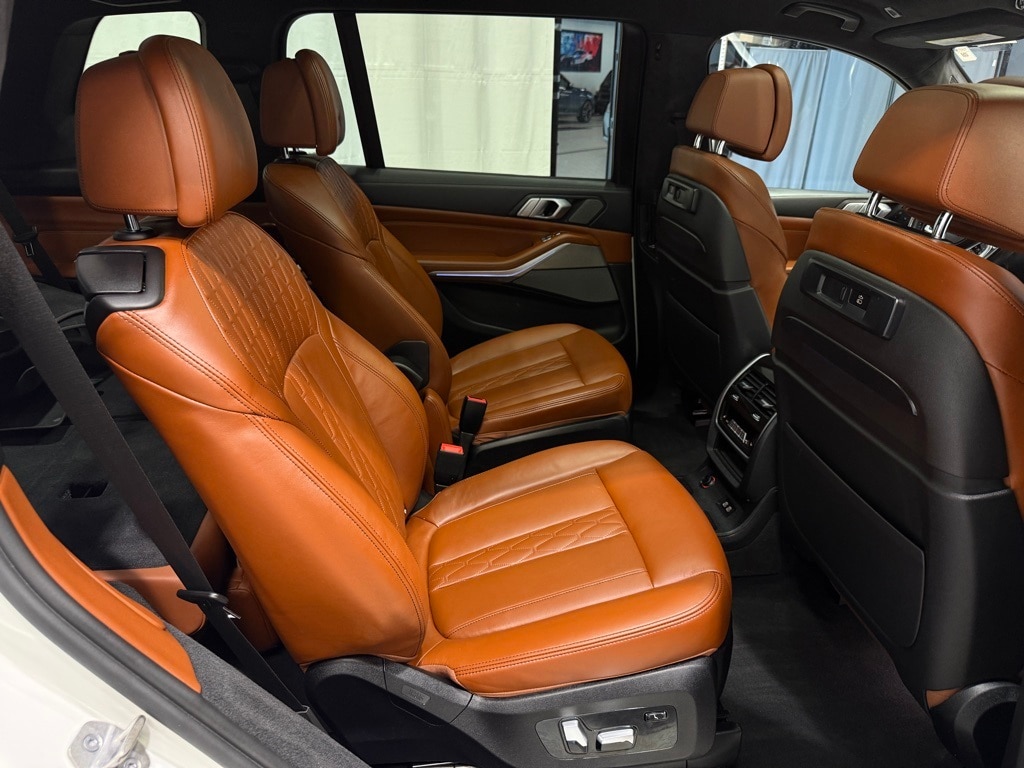2022 BMW X7 - Image 27