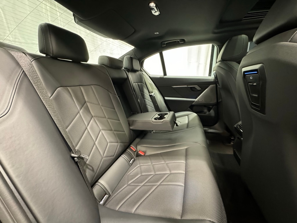 2025 BMW 530I - Image 26