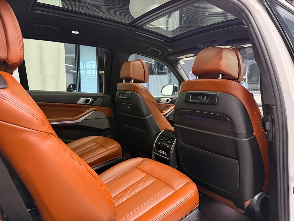 2022 BMW X7 - Image 26