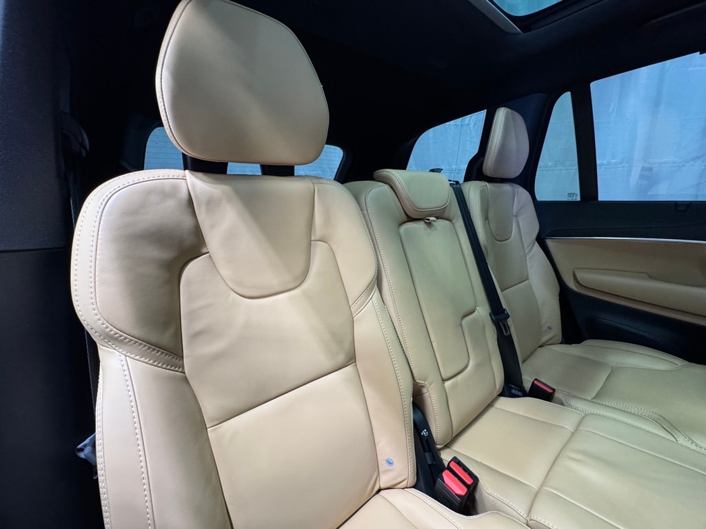 2025 VOLVO XC90 - Image 27