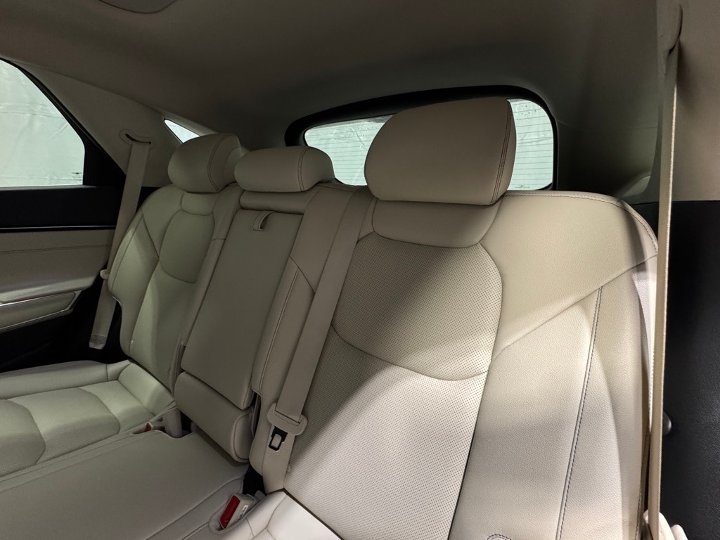 2024 GENESIS GV70 - Image 24