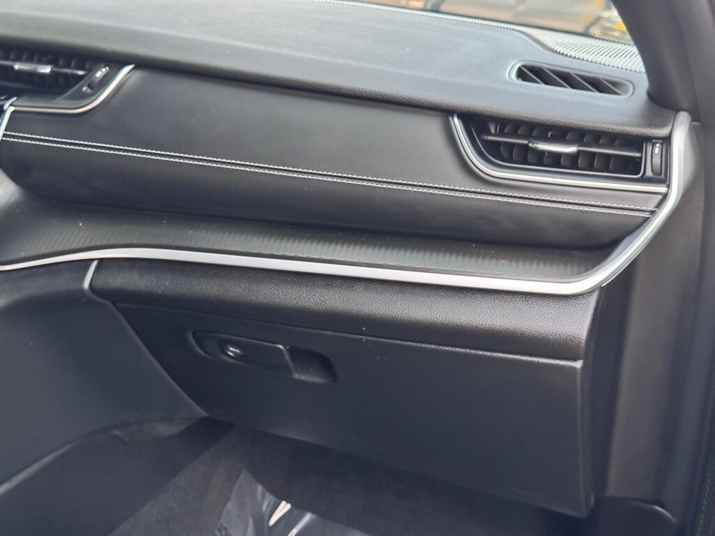 2024 JEEP GRAND CHEROKEE - Image 28