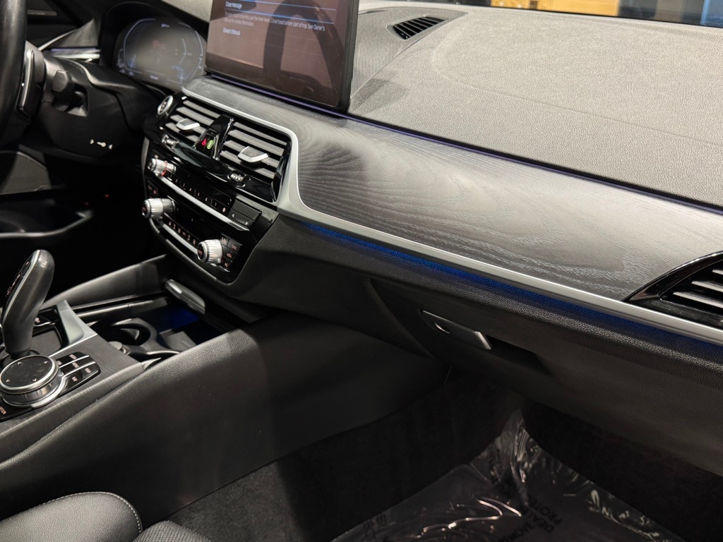 2023 BMW 530E - Image 29