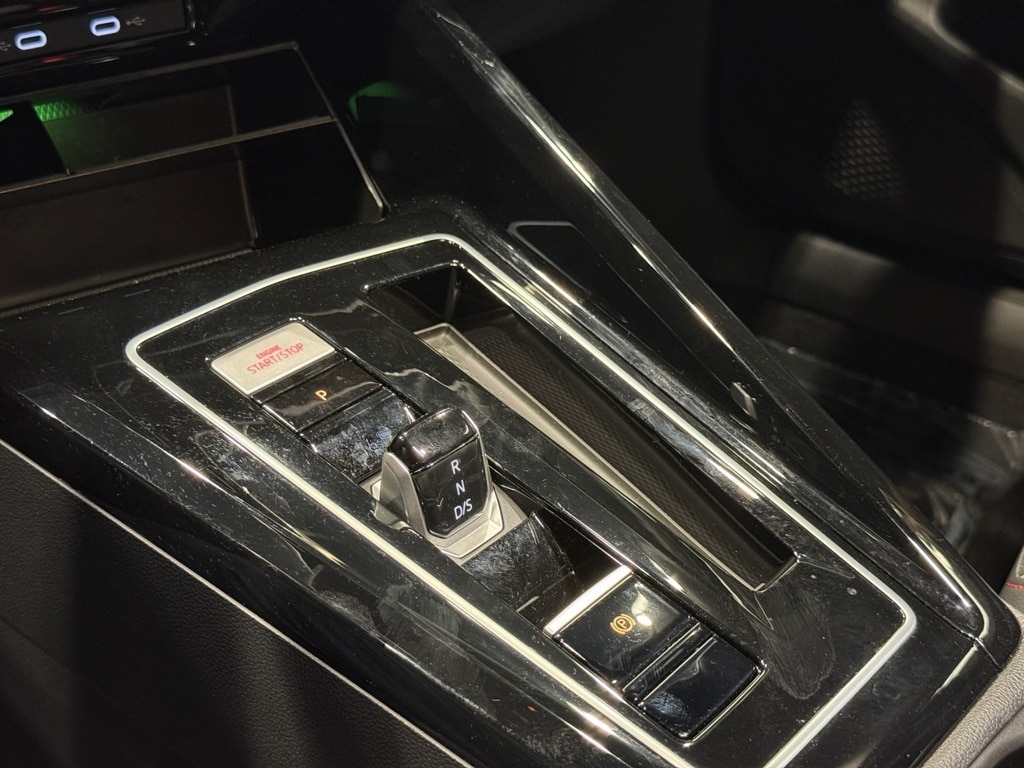 2024 VOLKSWAGEN GOLF GTI - Image 19