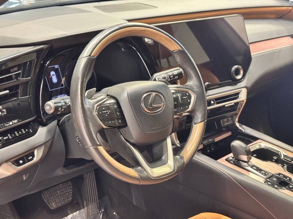 2023 LEXUS RX - Image 16