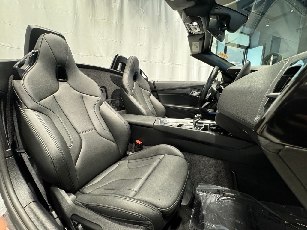 2025 BMW Z4 - Image 23