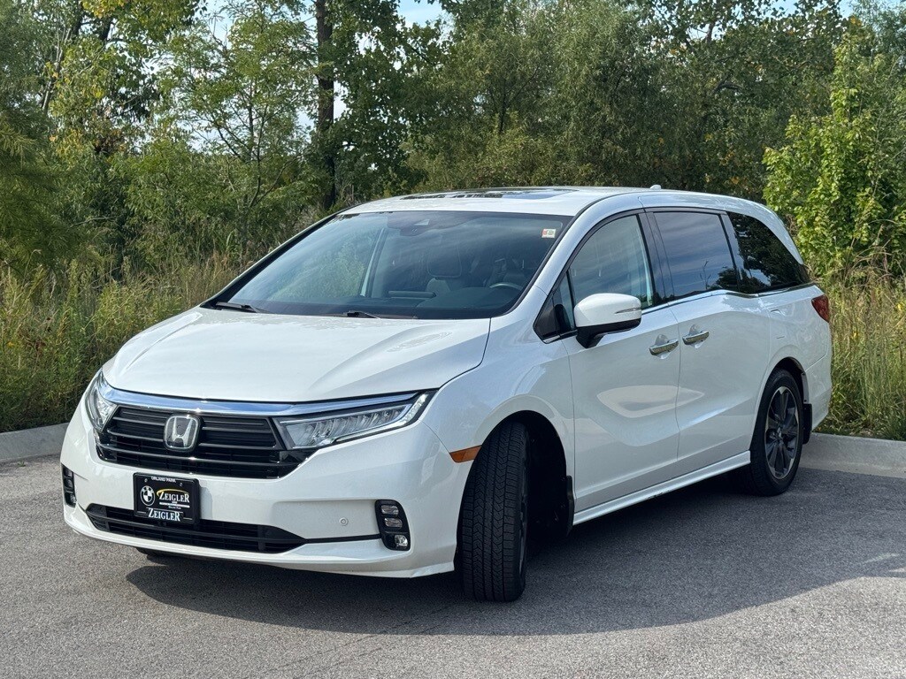 2022 Honda Odyssey Elite photo 2