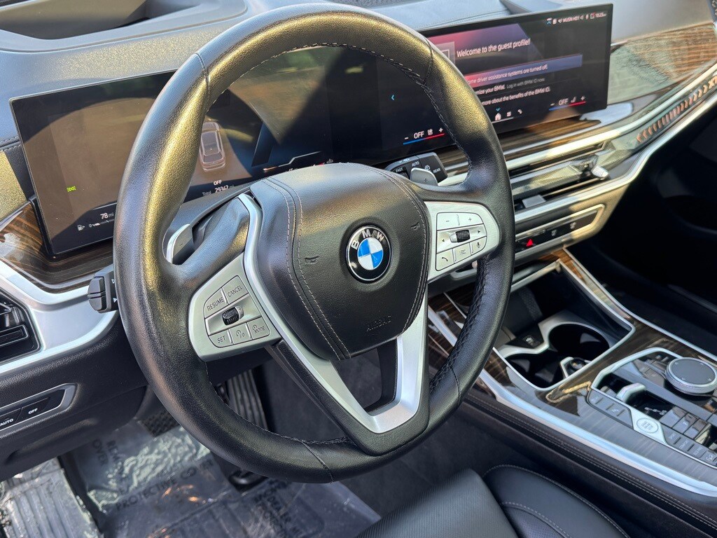 2024 BMW X7 - Image 18