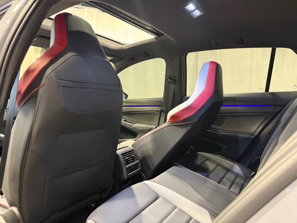 2024 VOLKSWAGEN GOLF GTI - Image 24