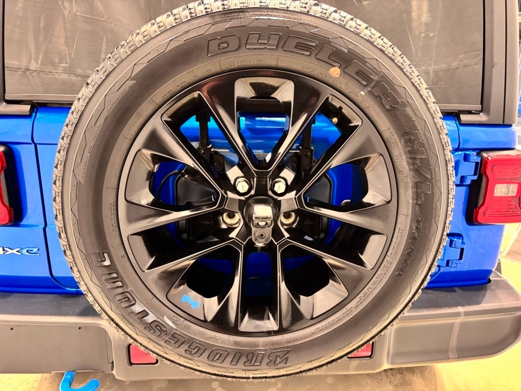 2023 JEEP WRANGLER - Image 10