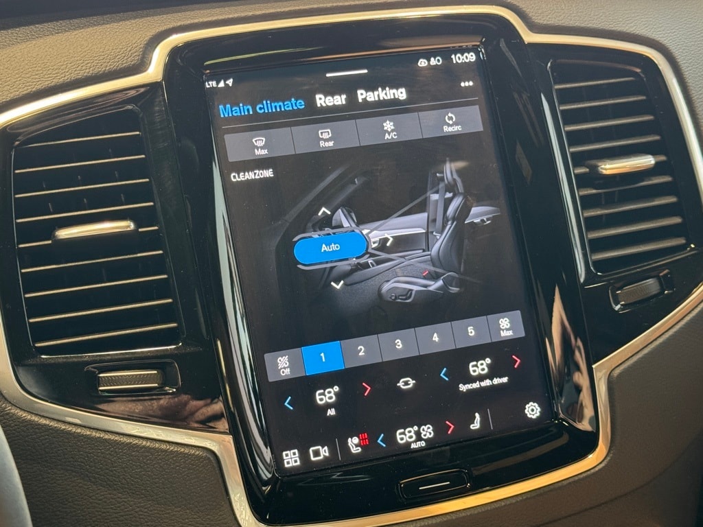 2025 VOLVO XC90 - Image 12