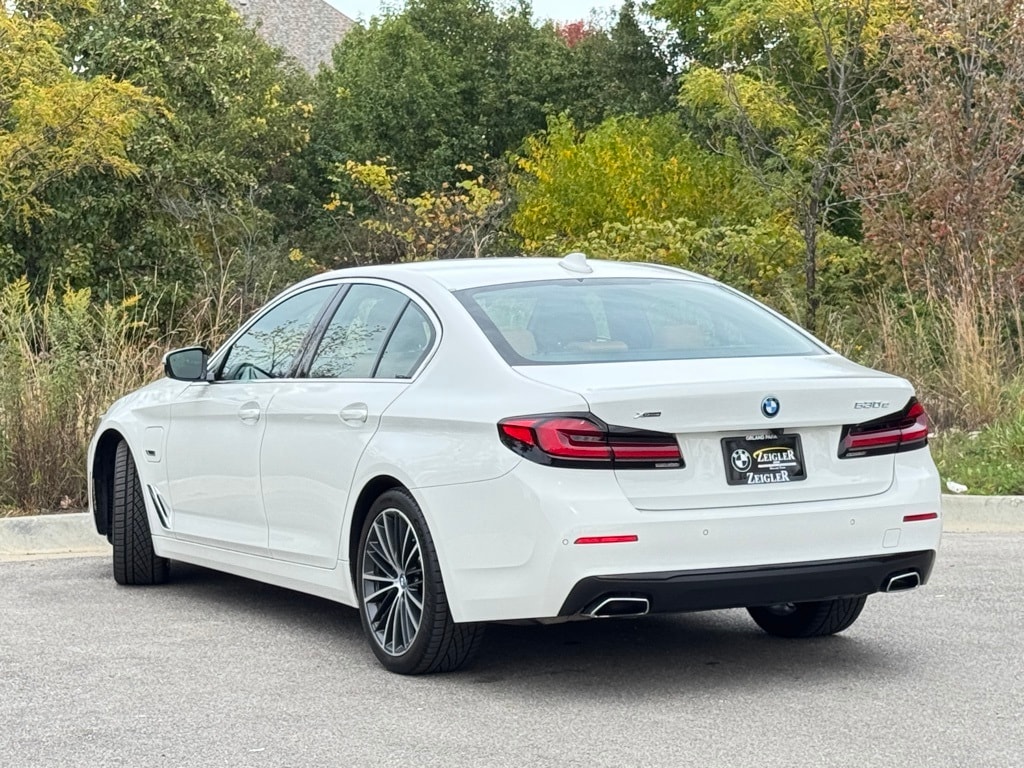 2023 BMW 530E - Image 4