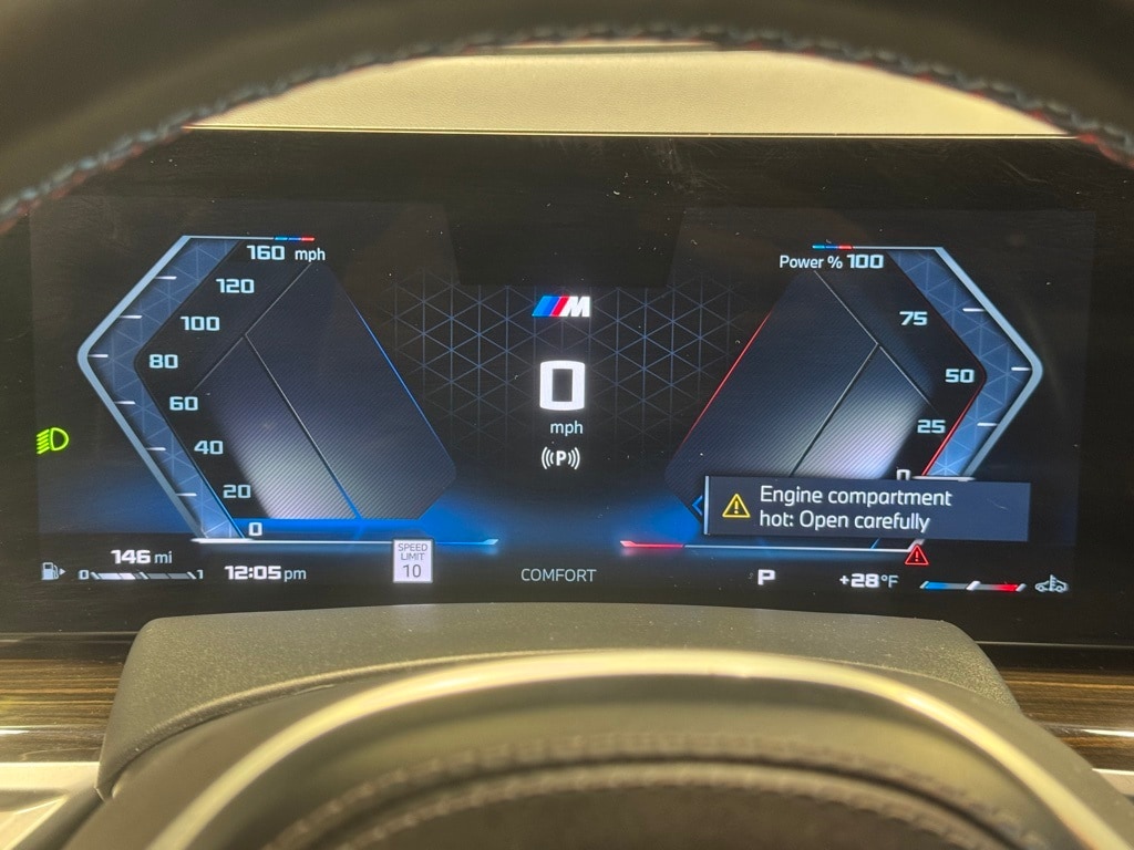 2024 BMW X7 - Image 32