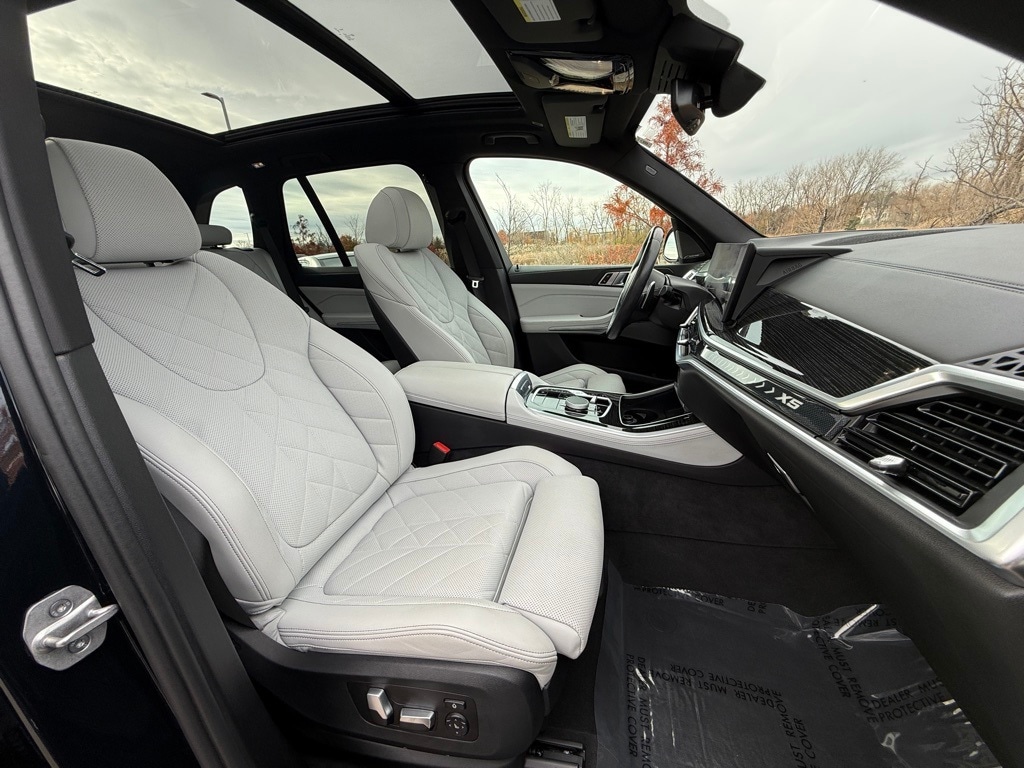 2024 BMW X5 - Image 27