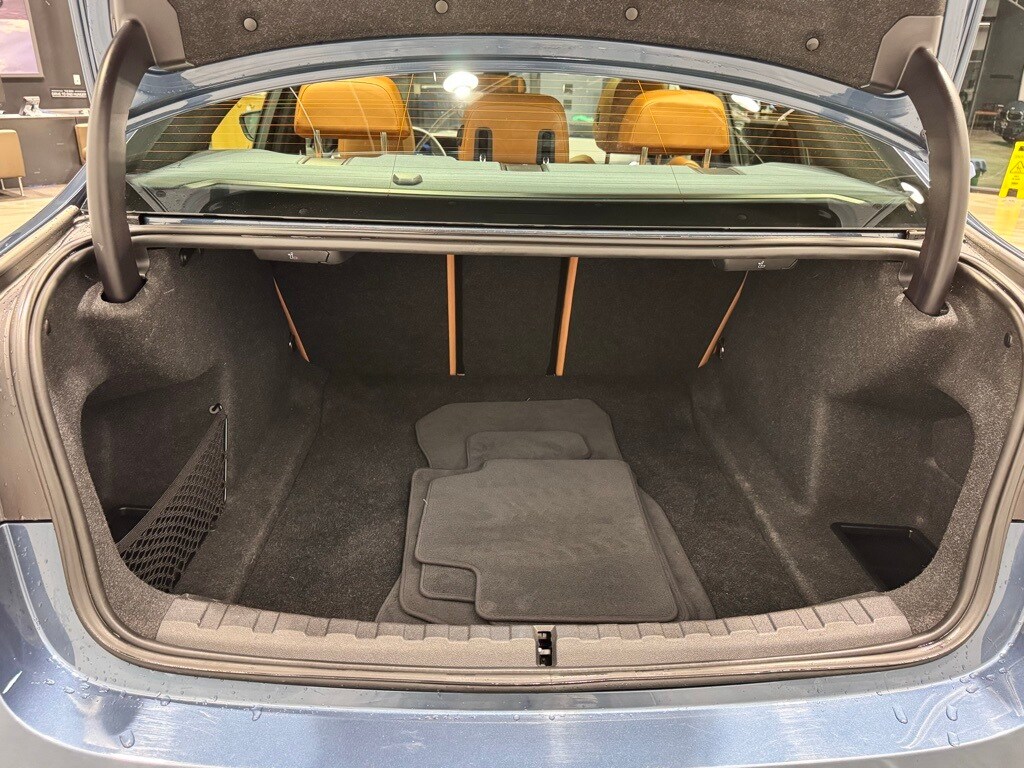 2025 BMW 330I - Image 26