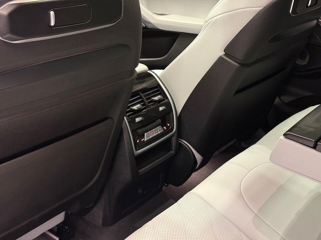 2024 BMW X6 - Image 19