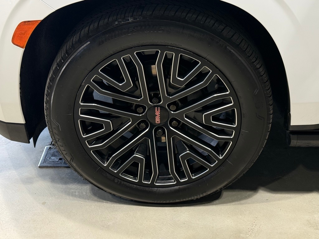 2021 GMC YUKON - Image 9