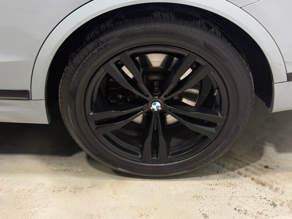 2023 BMW X7 - Image 8