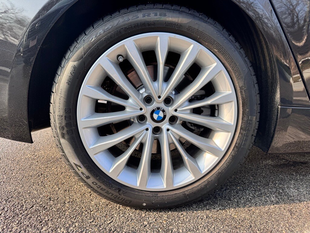 2022 BMW 530I - Image 13