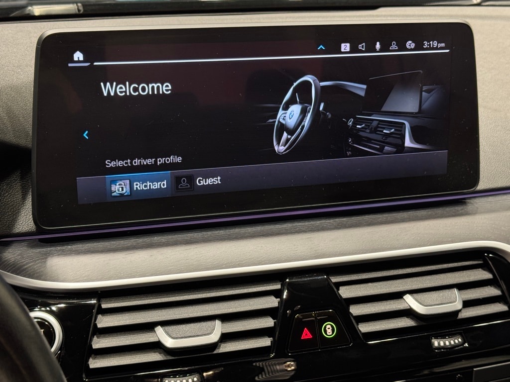 2023 BMW 530E - Image 13