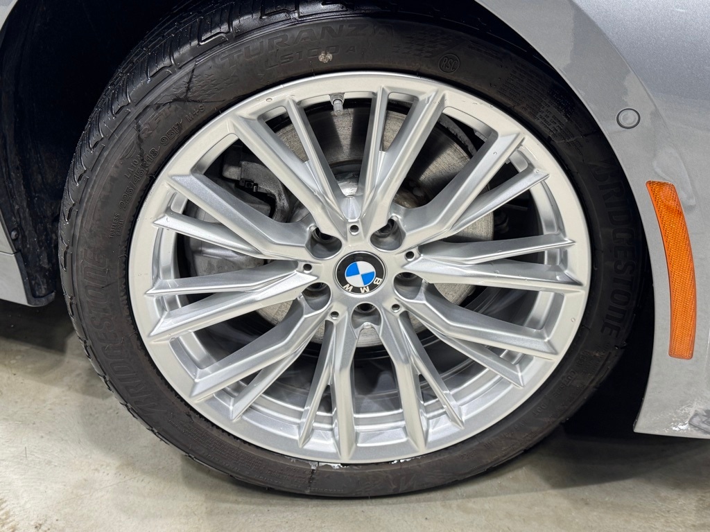 2024 BMW 330I - Image 10