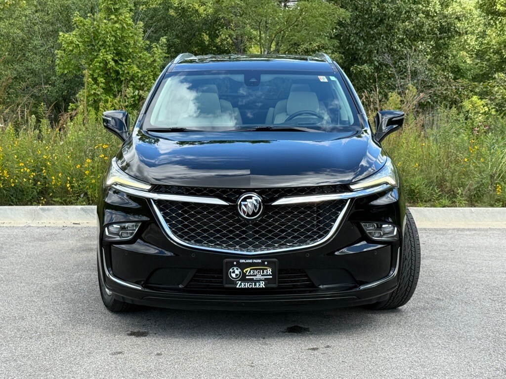 2022 Buick Enclave Avenir photo 2