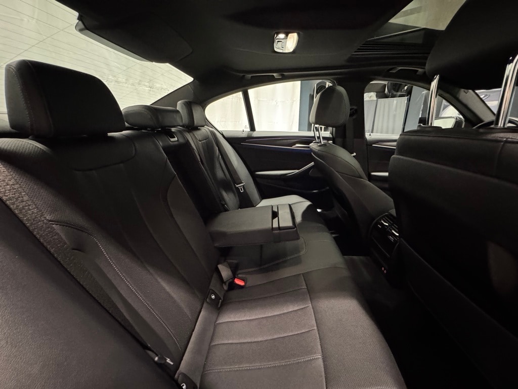 2023 BMW 530E - Image 27