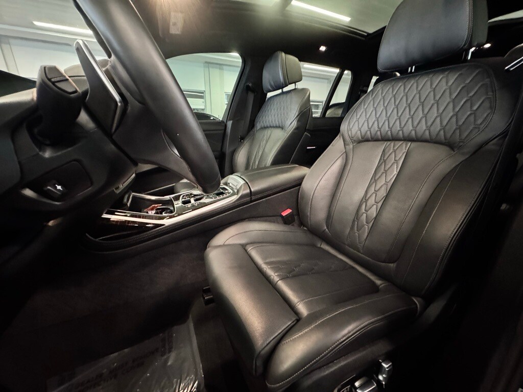 2024 BMW X7 - Image 19