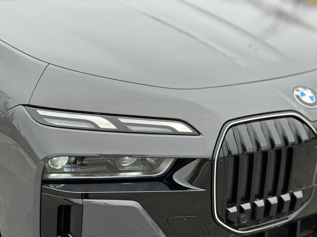 2025 Bmw 760i xDrive photo 2