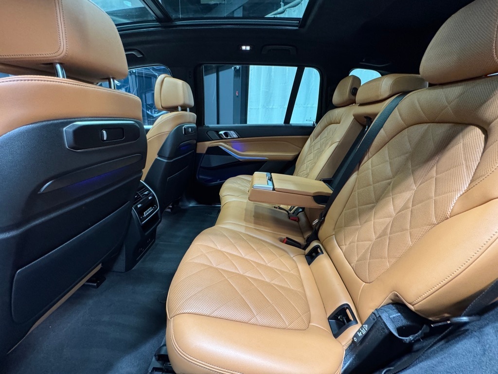 2023 BMW X7 - Image 24