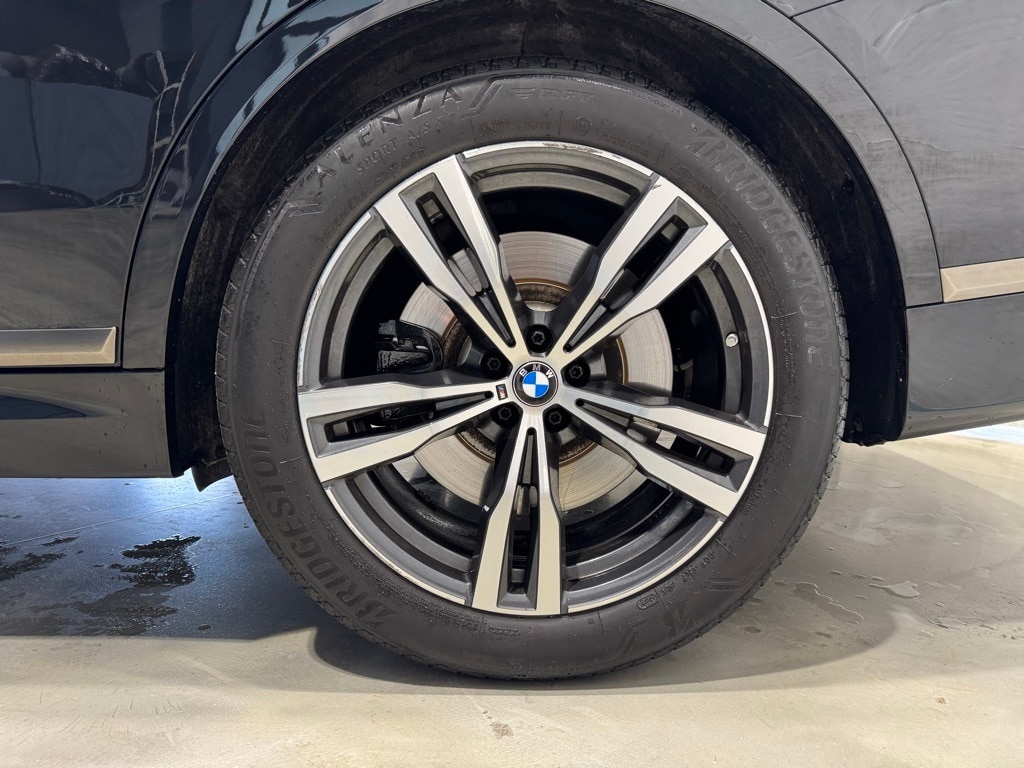 2022 BMW X7 - Image 12