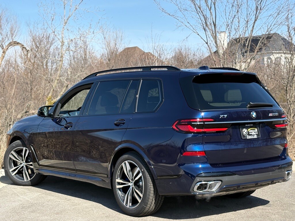2025 Bmw X7 M60i photo 2