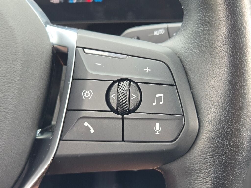 2025 BMW X1 - Image 15