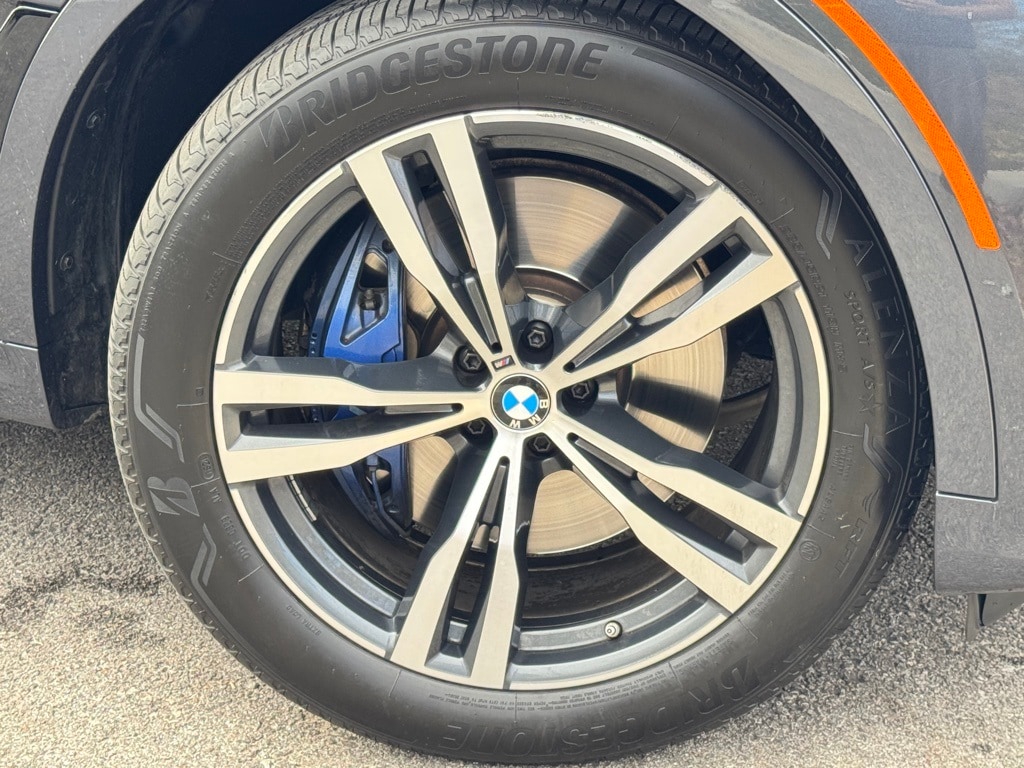 2022 BMW X7 - Image 10