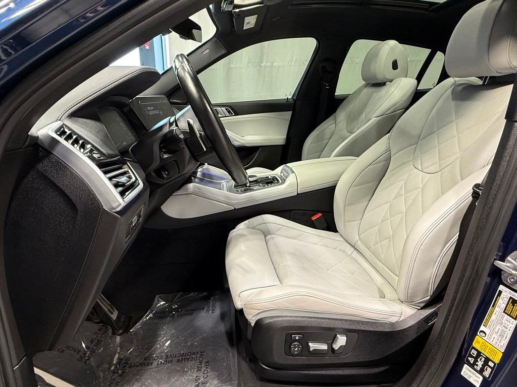 2023 BMW X6 - Image 16