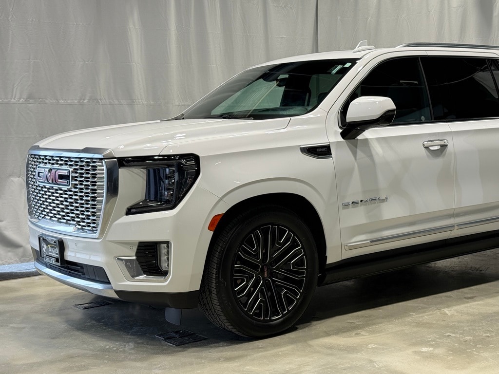 2021 GMC YUKON - Image 4