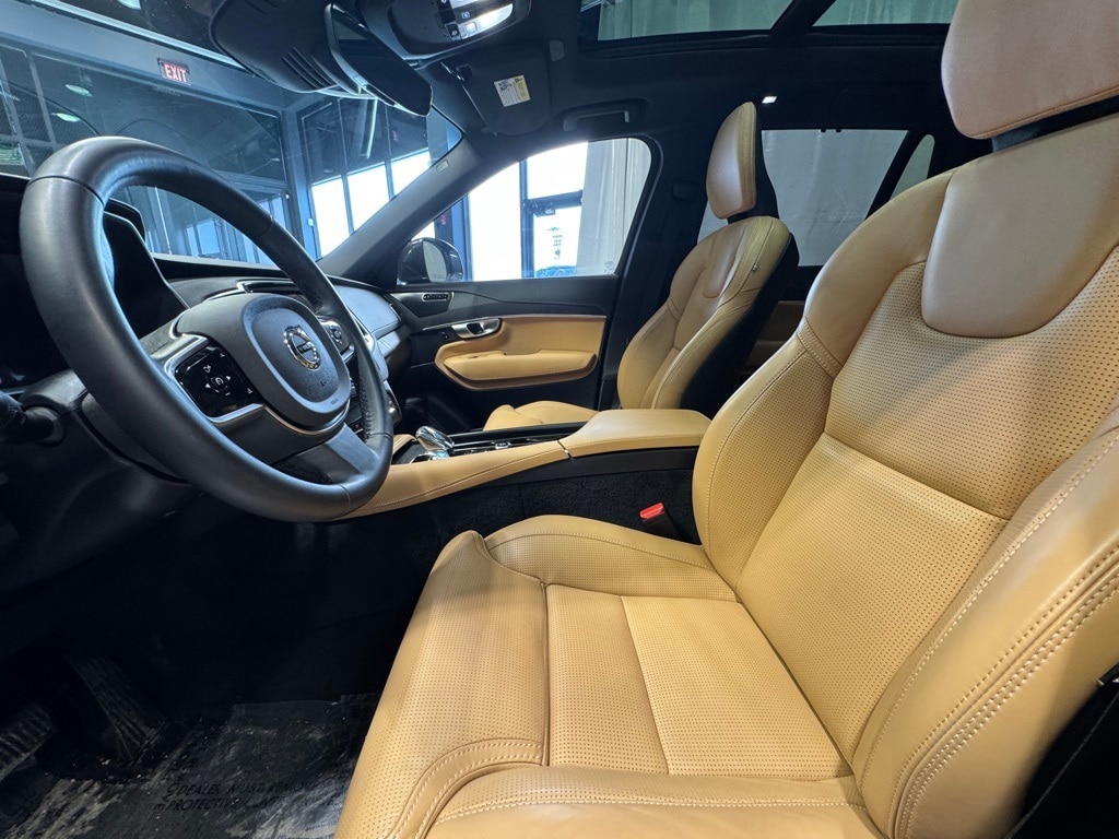 2025 VOLVO XC90 - Image 20