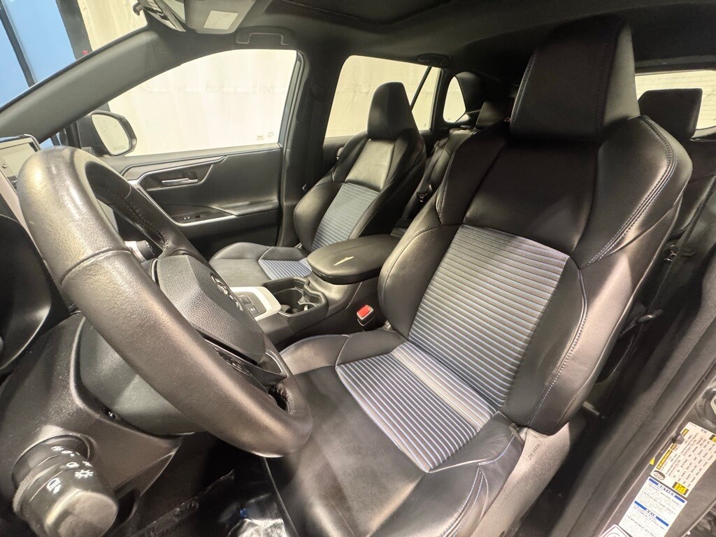 2020 TOYOTA RAV4 - Image 18