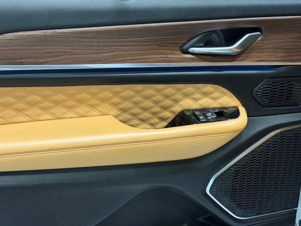 2021 JEEP GRAND CHEROKEE L - Image 18