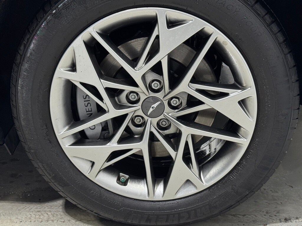 2024 GENESIS GV70 - Image 8