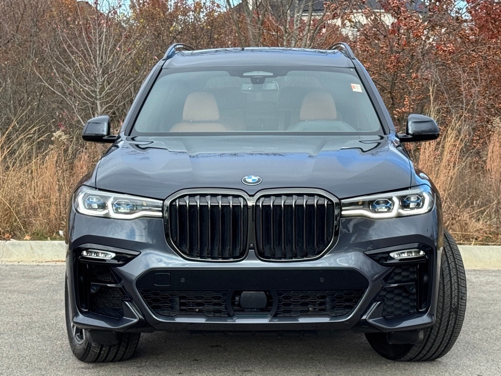2022 BMW X7 - Image 2