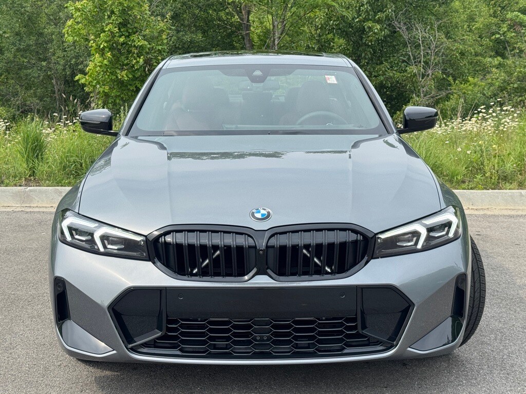2025 Bmw 330i xDrive Sedan photo 2
