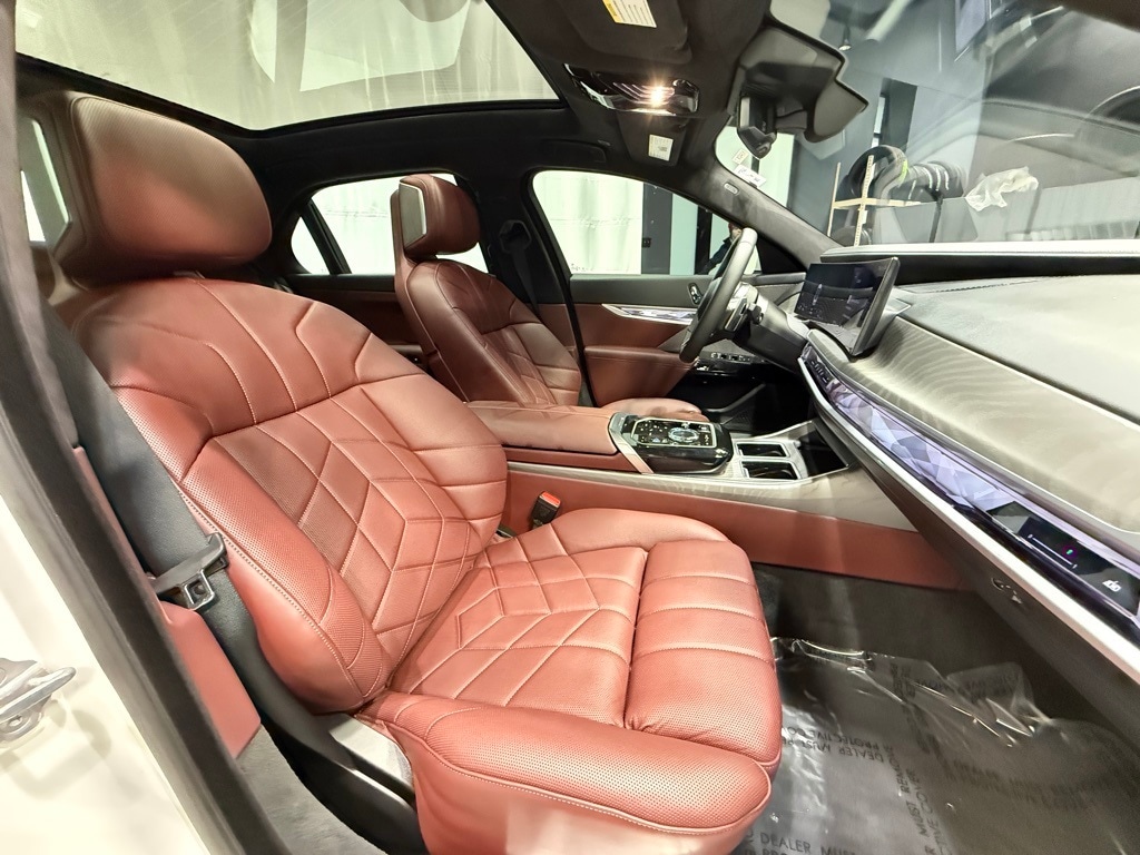 2024 BMW 760I - Image 29