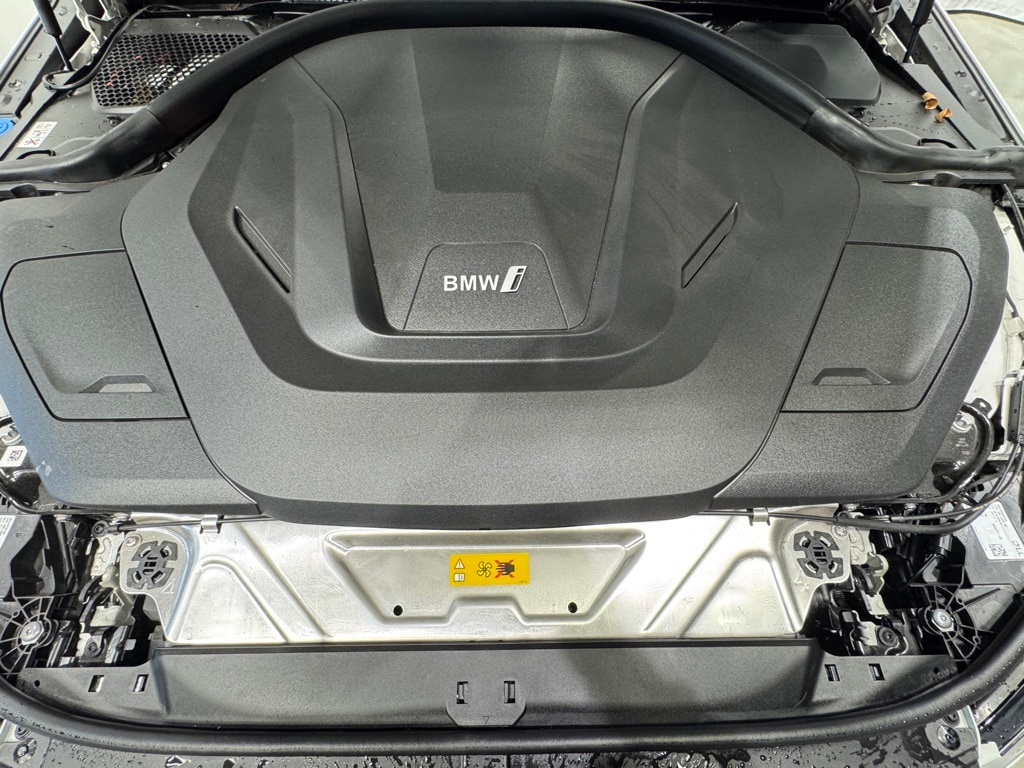 2025 BMW I4 - Image 34