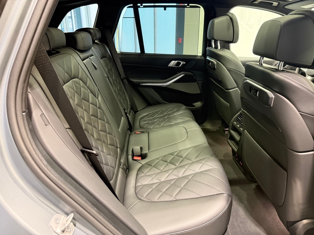 2025 BMW X5 - Image 25