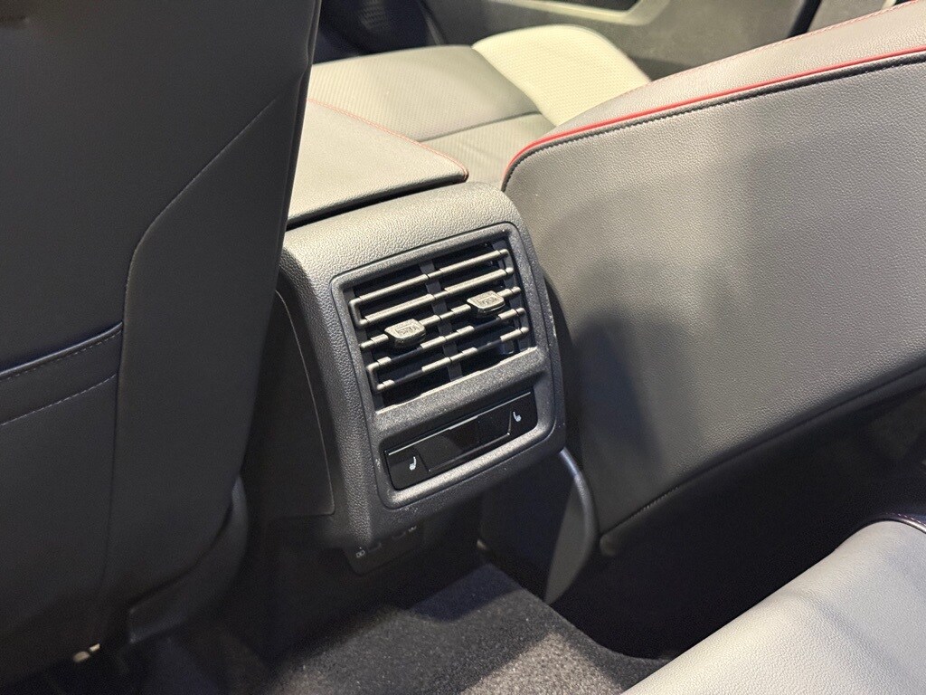 2024 VOLKSWAGEN GOLF GTI - Image 27