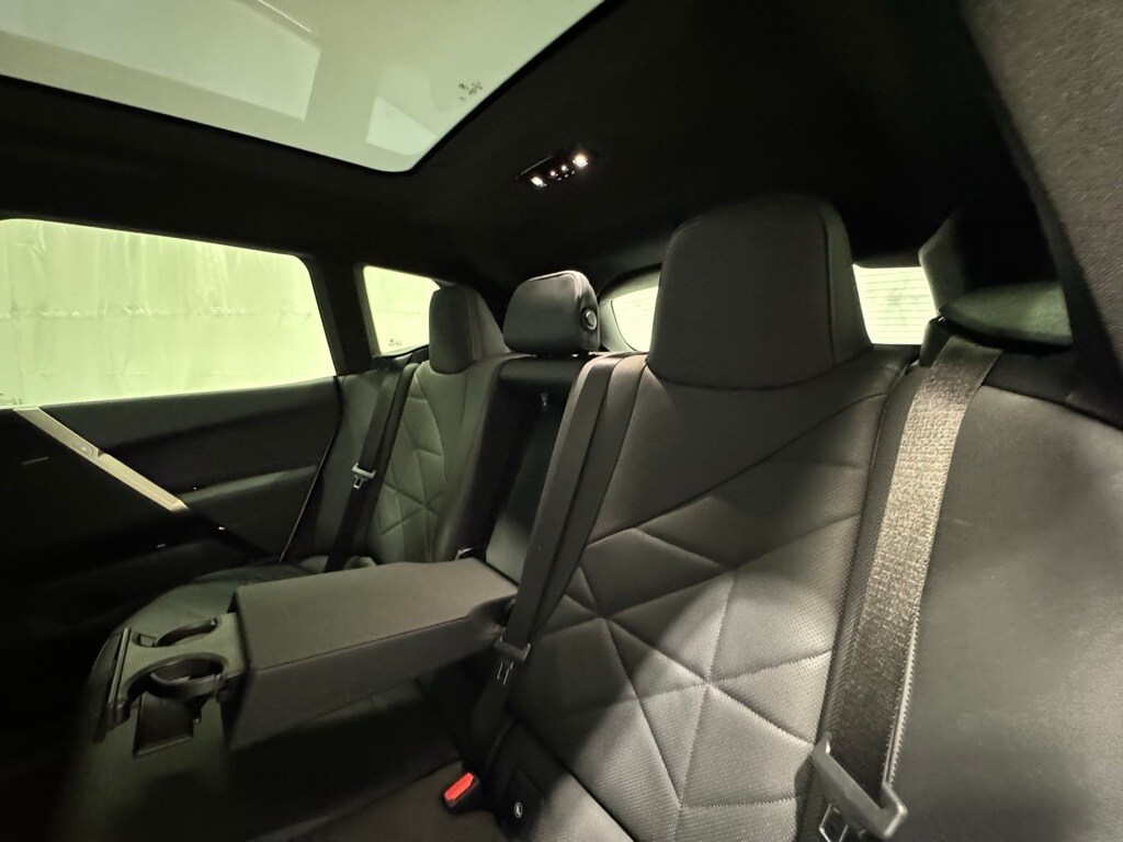 2025 BMW IX - Image 26